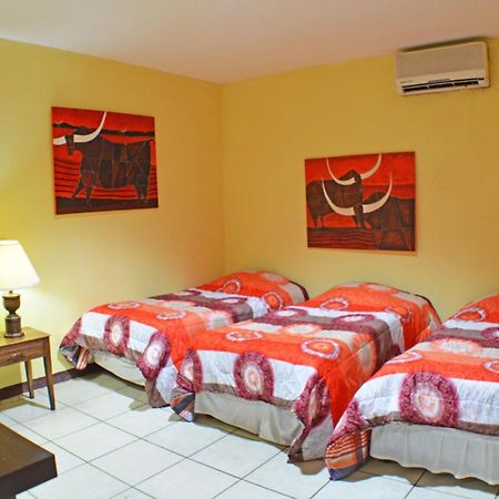 Hotel Plaza Cosiguina Чинандега Екстер'єр фото