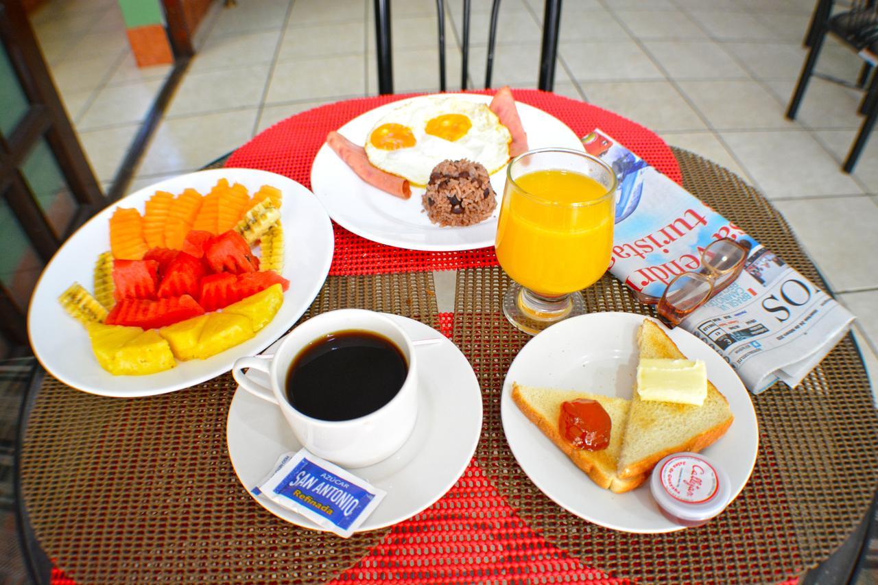 Hotel Plaza Cosiguina Чинандега Екстер'єр фото